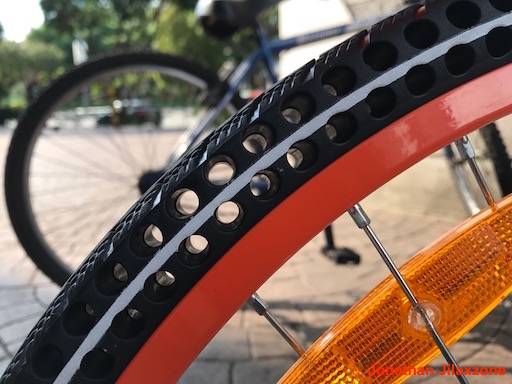 SG Tourists Must Have App jilaxzone.com Mobike Bicycle Airless Tyre