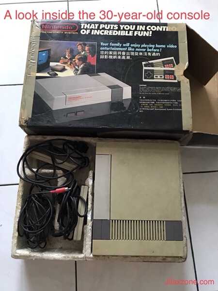 Nintendo NES Jilaxzone.com Inside the box