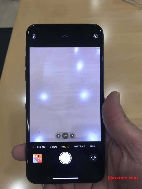 how to remove the flashlight from the lock screen